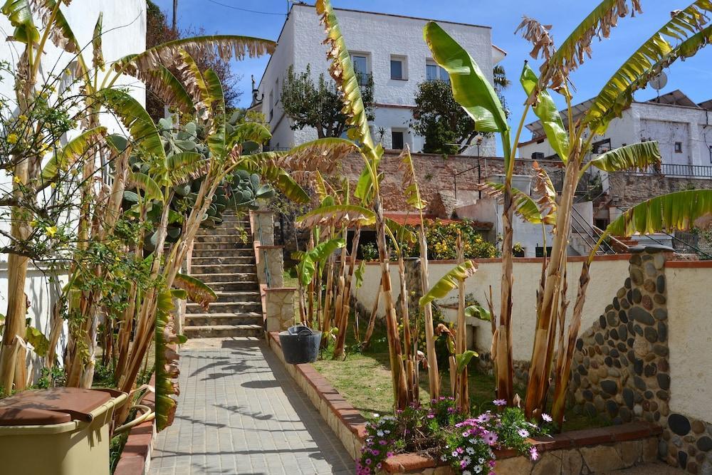 Hostal Casa Torrent Canet De Mar Esterno foto