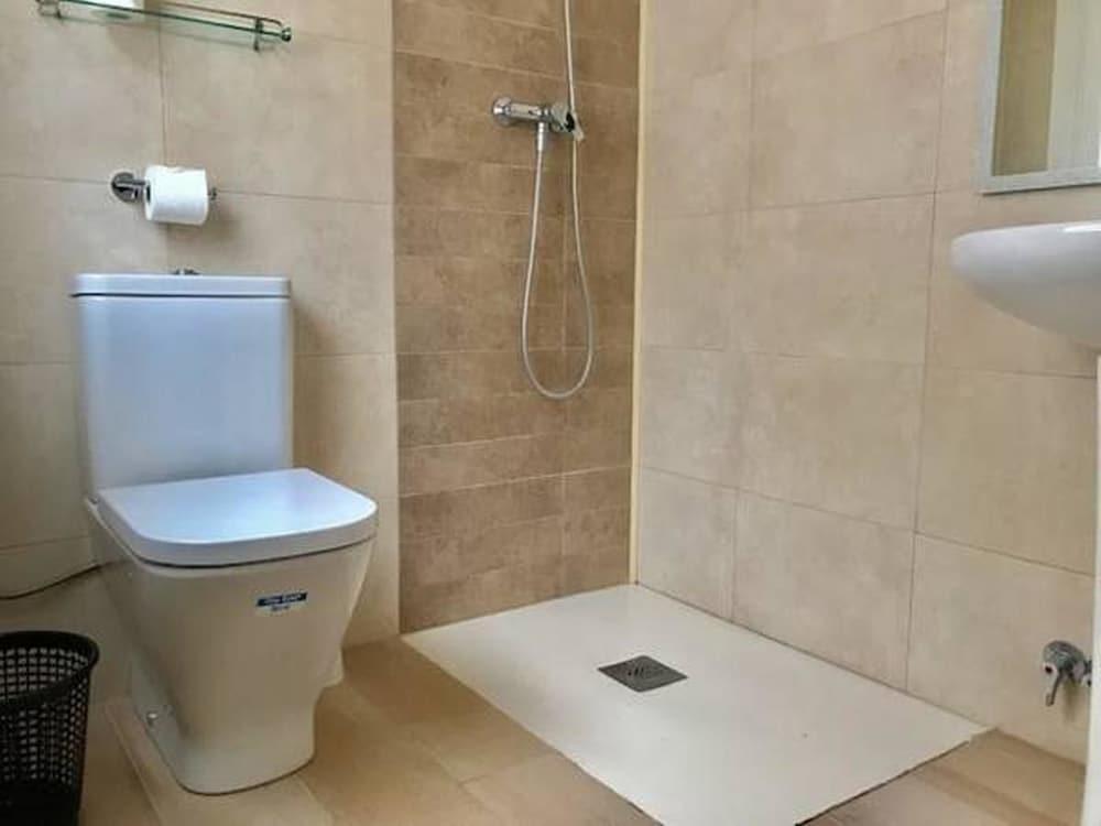 Hostal Casa Torrent Canet De Mar Esterno foto