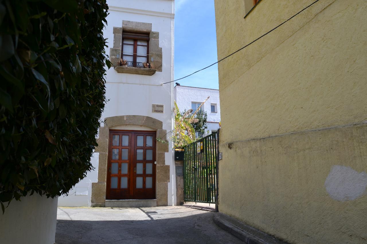 Hostal Casa Torrent Canet De Mar Esterno foto