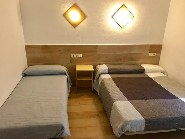 Hostal Casa Torrent Canet De Mar Esterno foto